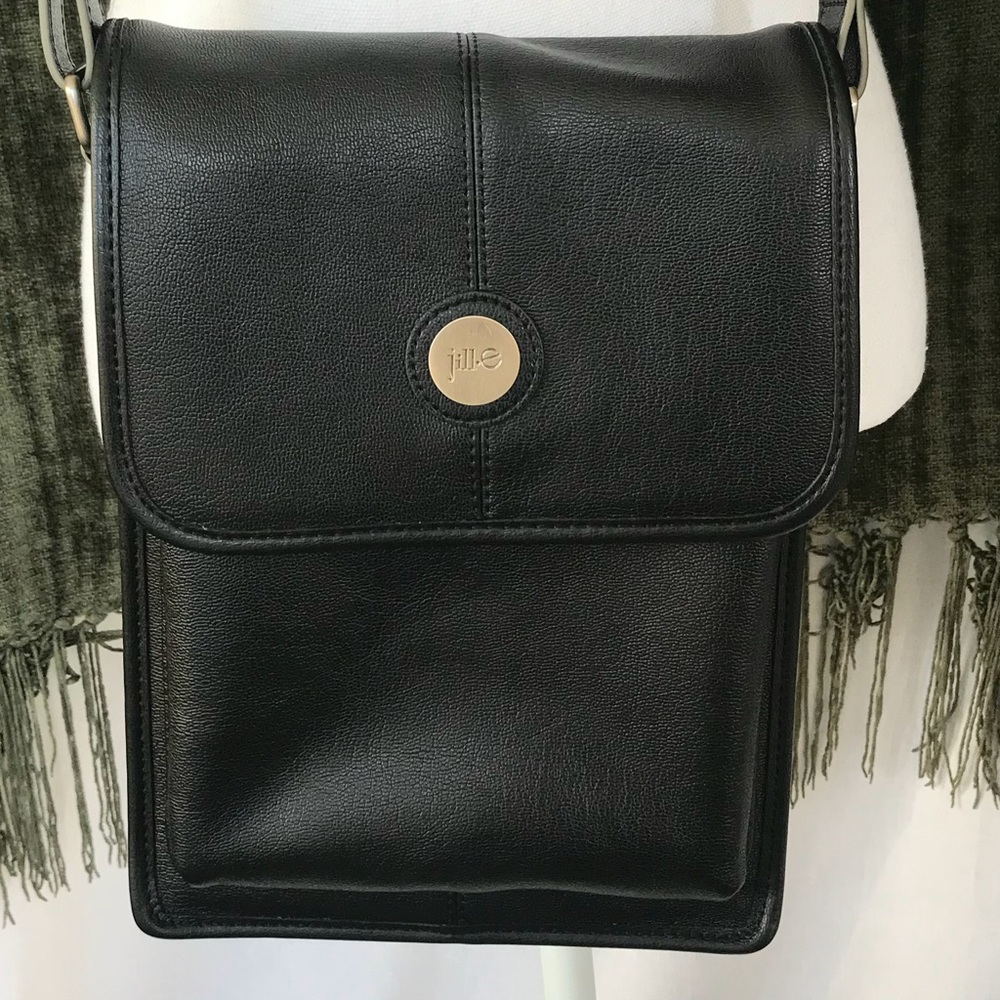 Jill.e Crossbody Bag